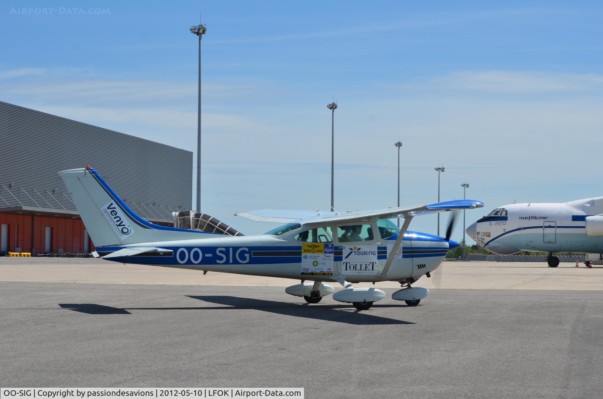 OO-SIG, Cessna 182P Skylane C/N 18263129, Departing....