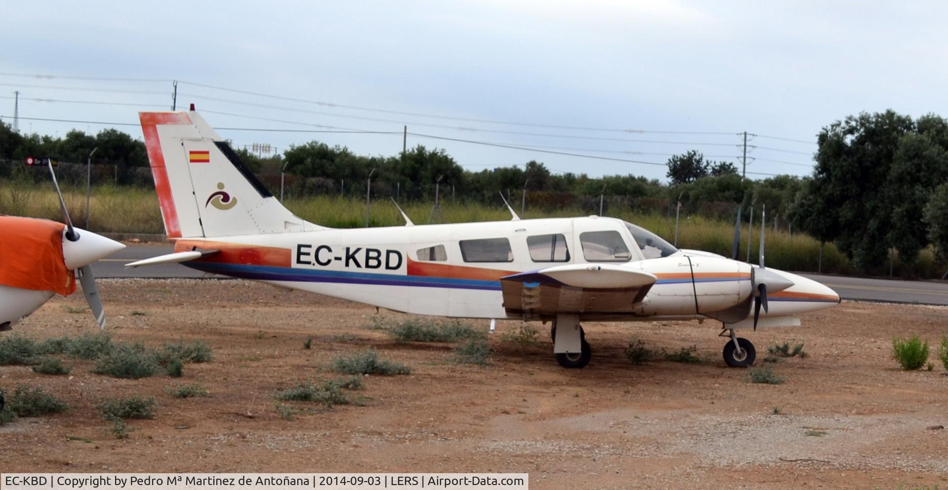 EC-KBD, Piper PA-34-220T Seneca III C/N 34-8133161, Aeropuerto de Reus - España