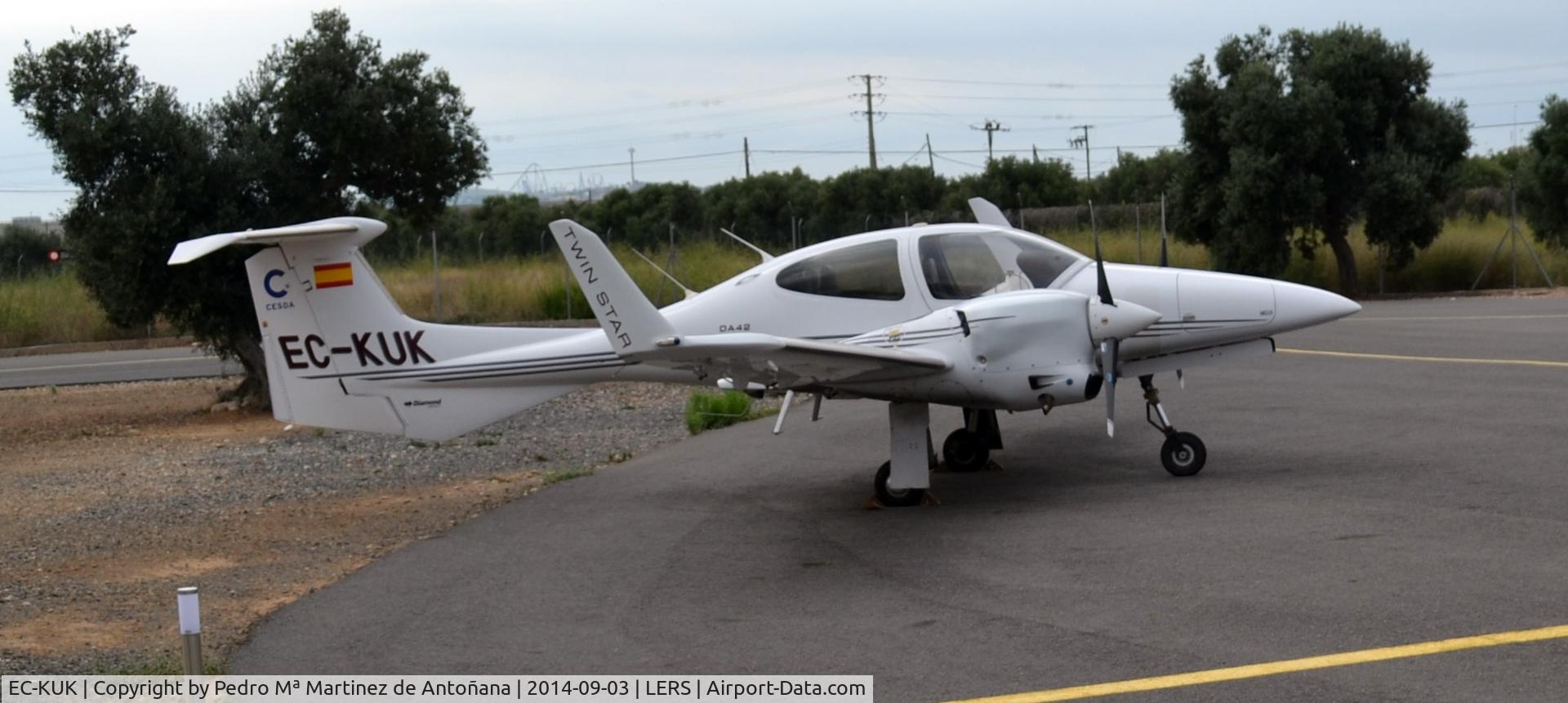 EC-KUK, 2008 Diamond DA-42 Twin Star C/N 42.329, Aeropuerto de Reus - España