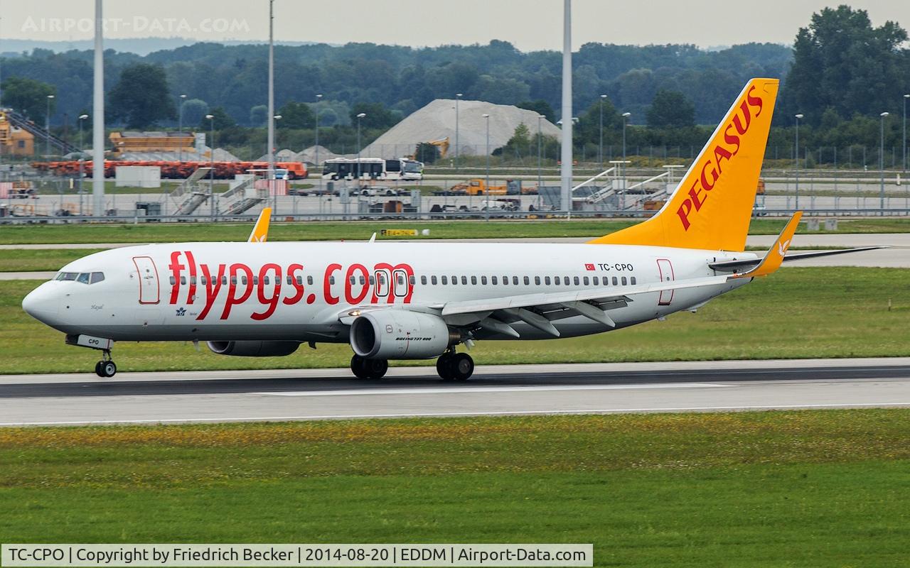 TC-CPO, 2007 Boeing 737-8AS C/N 33641, decelerating after tocuhdown