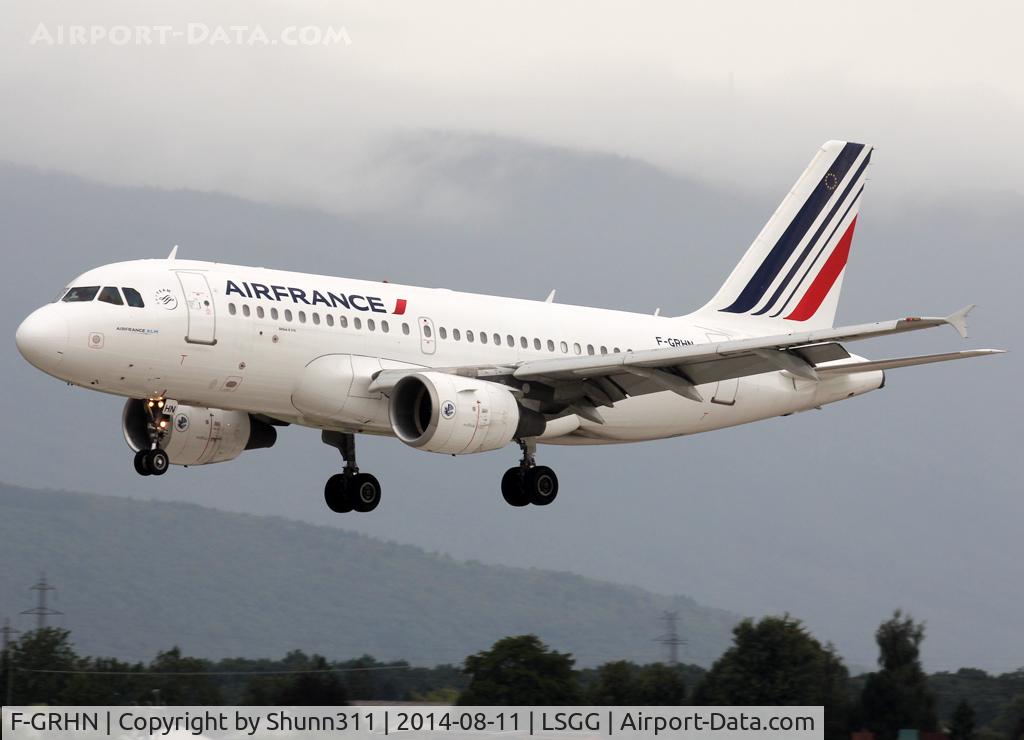 F-GRHN, 2000 Airbus A319-111 C/N 1267, Landing rwy 23