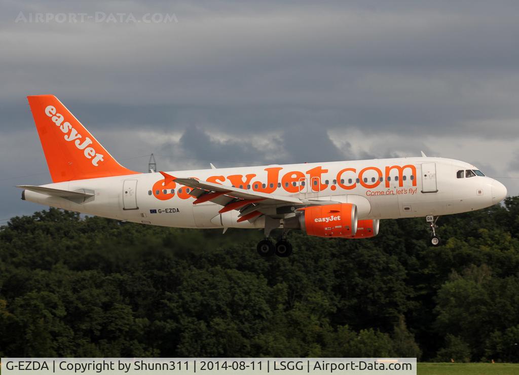 G-EZDA, 2008 Airbus A319-111 C/N 3413, Landing rwy 23