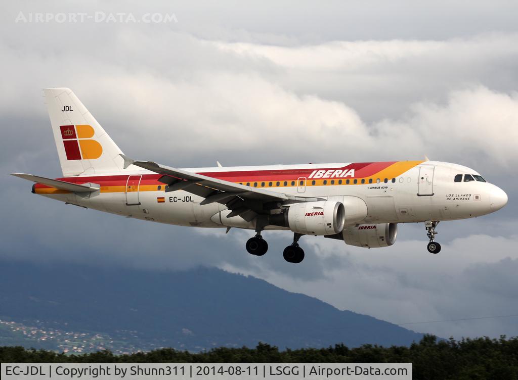 EC-JDL, 2004 Airbus A319-111 C/N 2365, Landing rwy 23