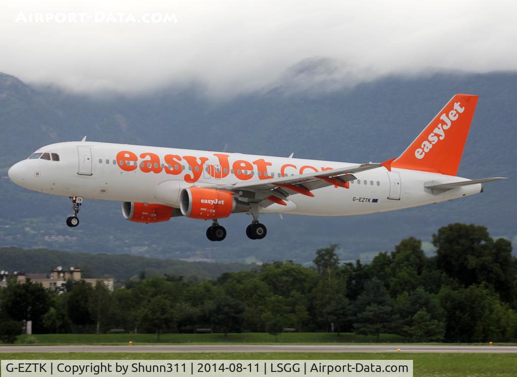 G-EZTK, 2009 Airbus A320-214 C/N 3991, Landing rwy 23