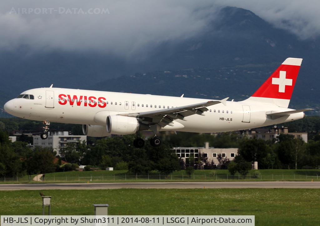 HB-JLS, 2012 Airbus A320-214 C/N 5069, Landing rwy 23