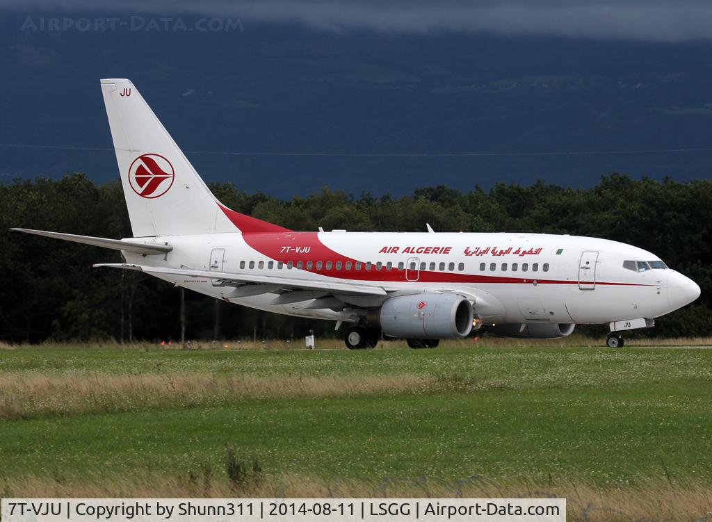 7T-VJU, 2002 Boeing 737-6D6 C/N 30211, Ready for take off rwy 23