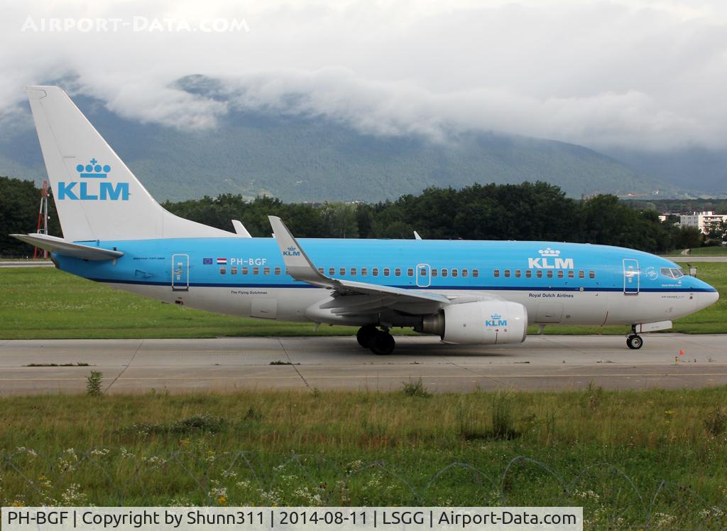 PH-BGF, 2008 Boeing 737-7K2 C/N 30365, Taxiing holding point rwy 23 for departure...