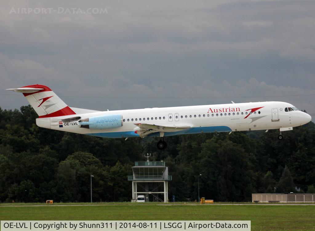 OE-LVL, 1992 Fokker 100 (F-28-0100) C/N 11404, Landing rwy 23