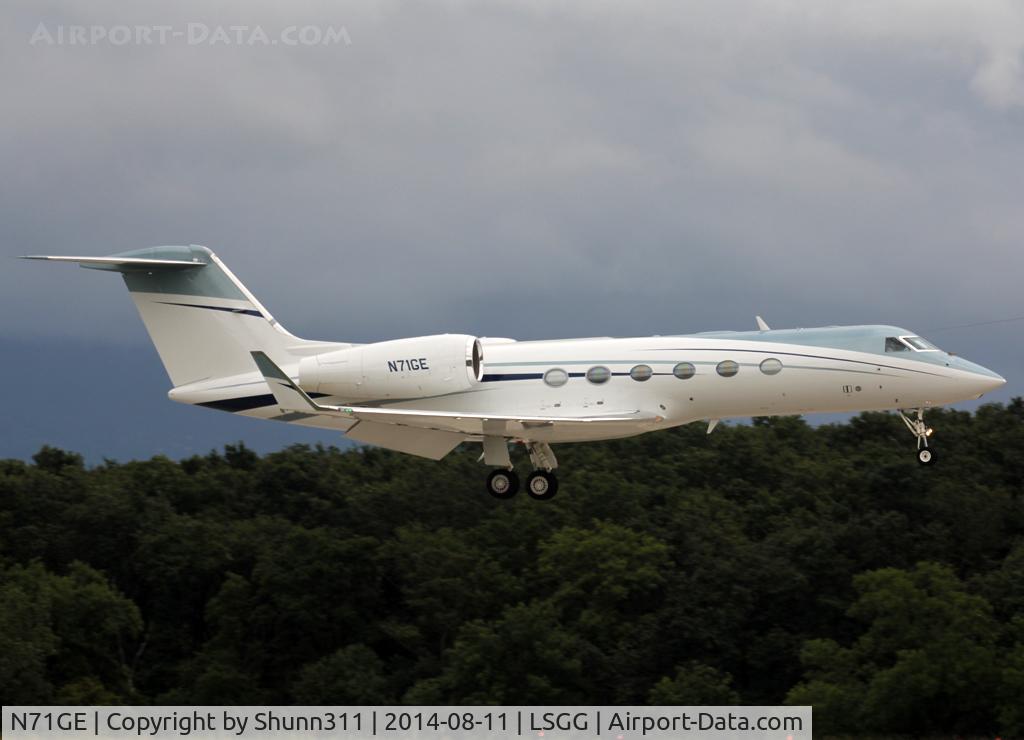 N71GE, 2014 Gulfstream Aerospace GIV-X (G450) C/N 4302, Landing rwy 23