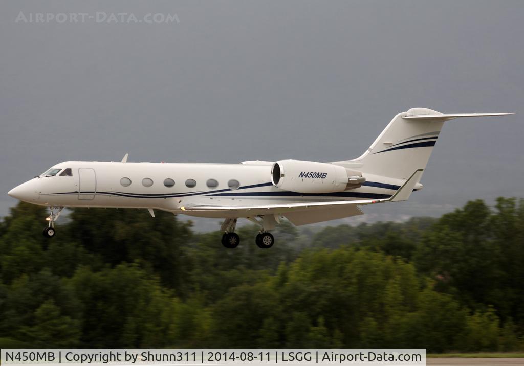 N450MB, 1996 Gulfstream Aerospace G-IV C/N 1295, Landing rwy 23