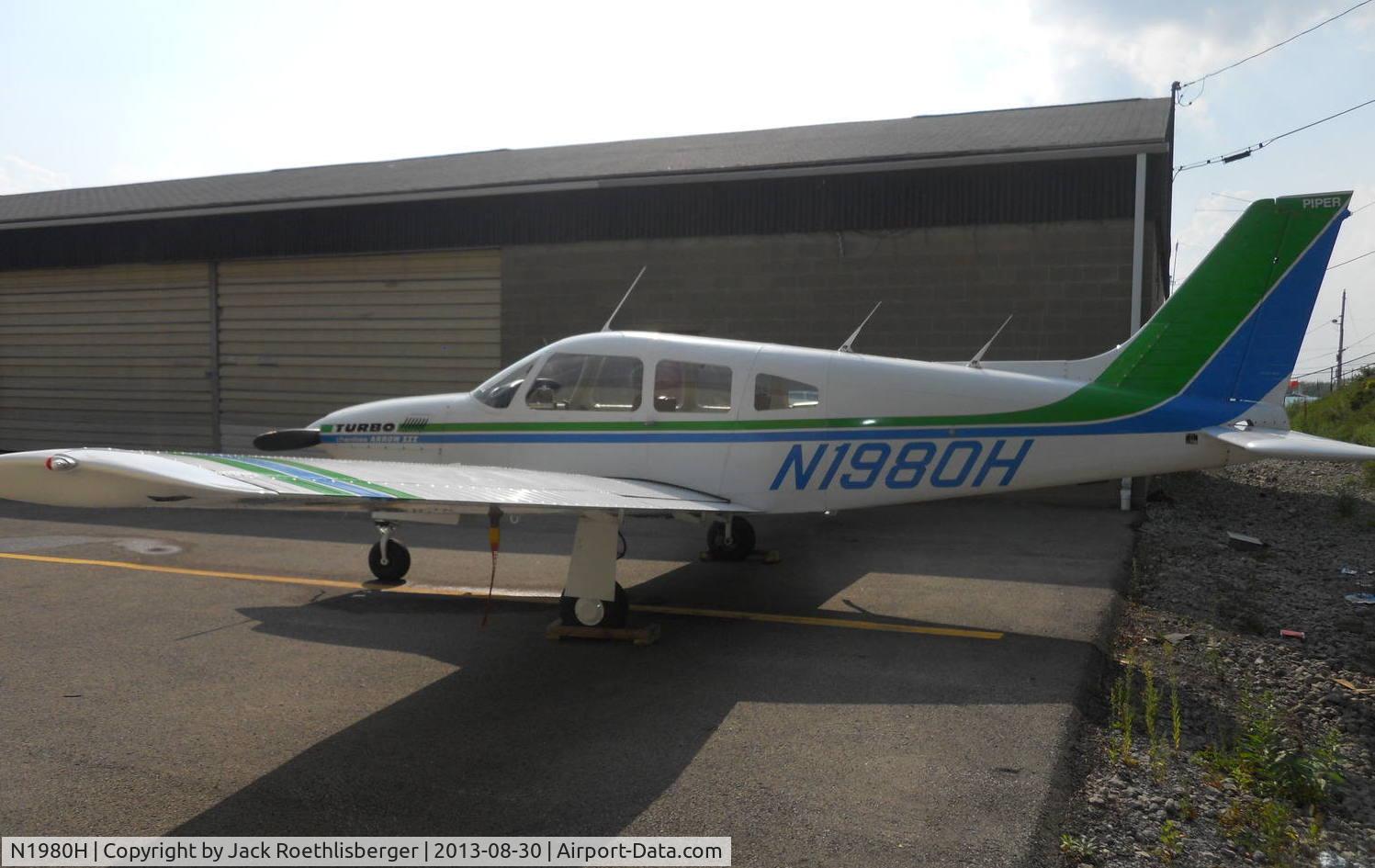 N1980H, 1977 Piper PA-28R-201T Cherokee Arrow III C/N 28R-7703044, 1977 Piper PA-28R-201T