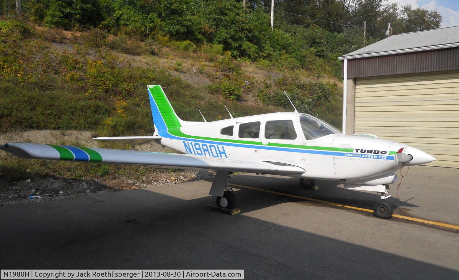 N1980H, 1977 Piper PA-28R-201T Cherokee Arrow III C/N 28R-7703044, 1977 Piper PA-28R-201T