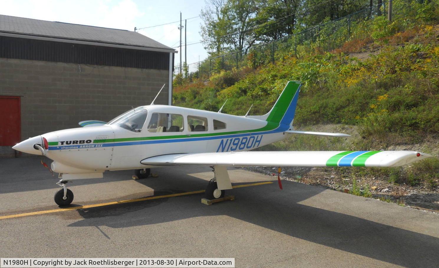 N1980H, 1977 Piper PA-28R-201T Cherokee Arrow III C/N 28R-7703044, 1977 Piper PA-28R-201T