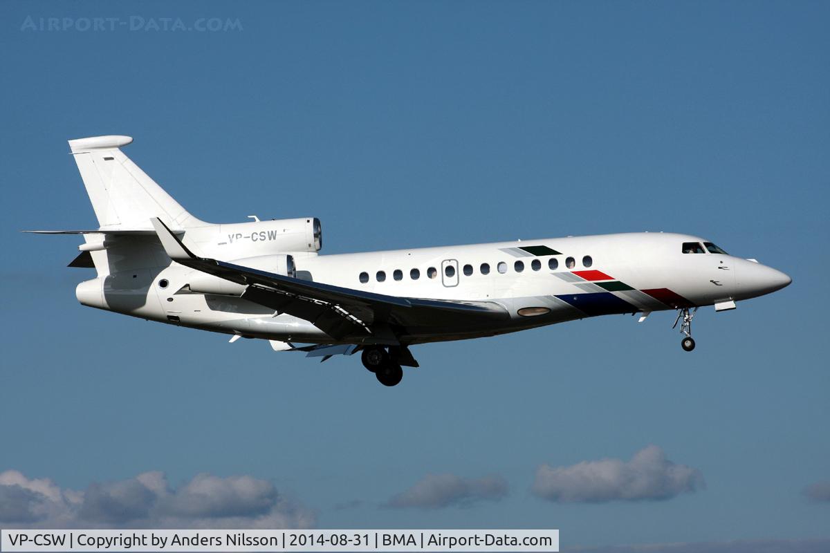 VP-CSW, 2011 Dassault Falcon 7X C/N 143, On short final for runway 12.