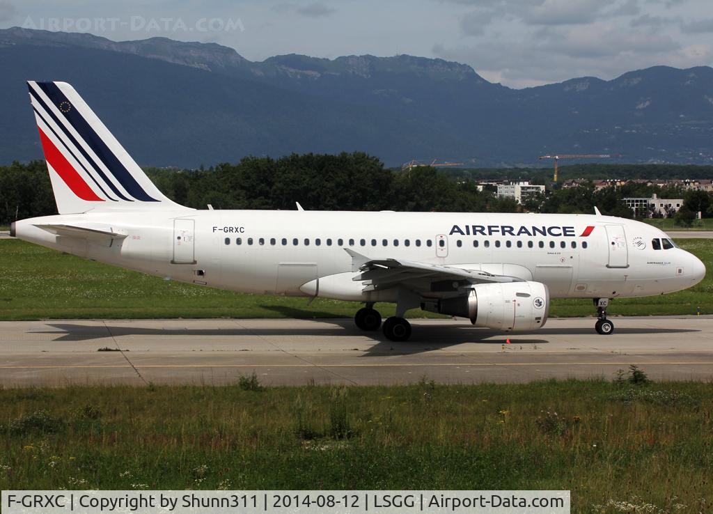 F-GRXC, 2002 Airbus A319-111 C/N 1677, Taxiing holding point rwy 23 for departure... in new c/s