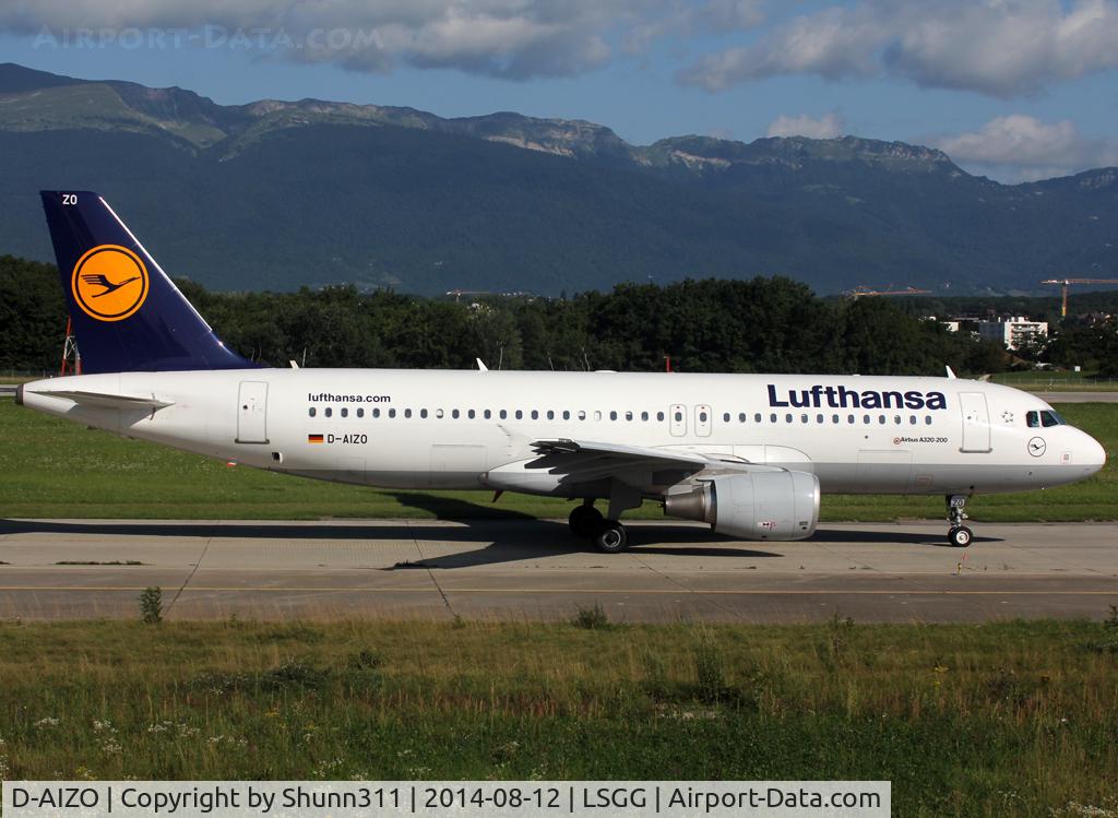 D-AIZO, 2012 Airbus A320-214 C/N 5441, Taxiing holding point rwy 23 for departure...