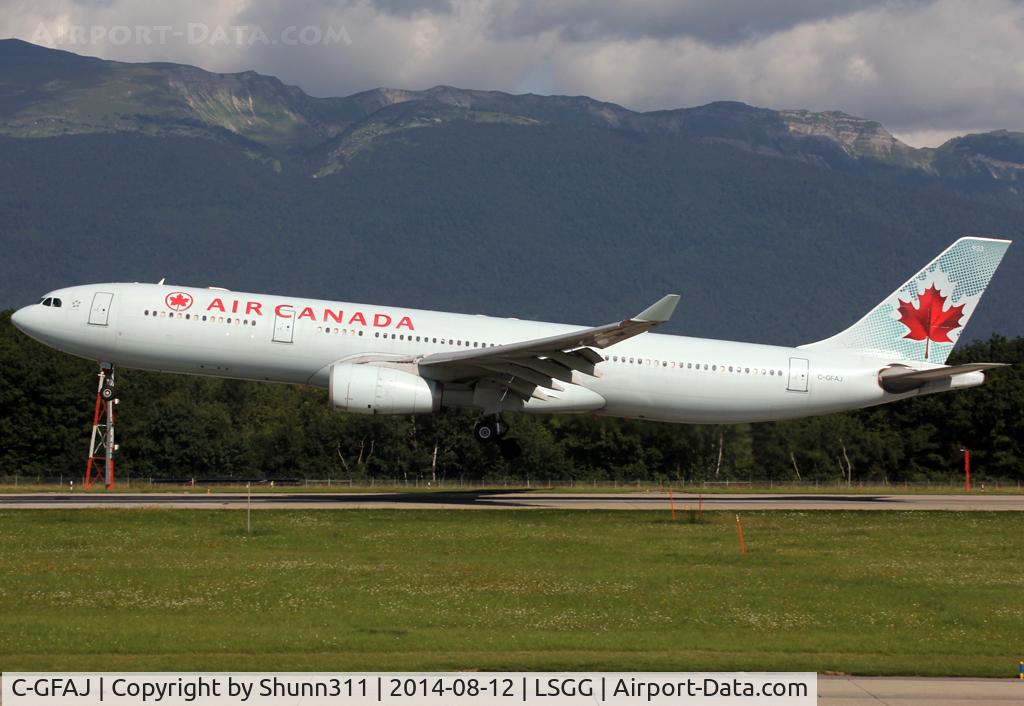 C-GFAJ, 1999 Airbus A330-343X C/N 0284, Landing rwy 23