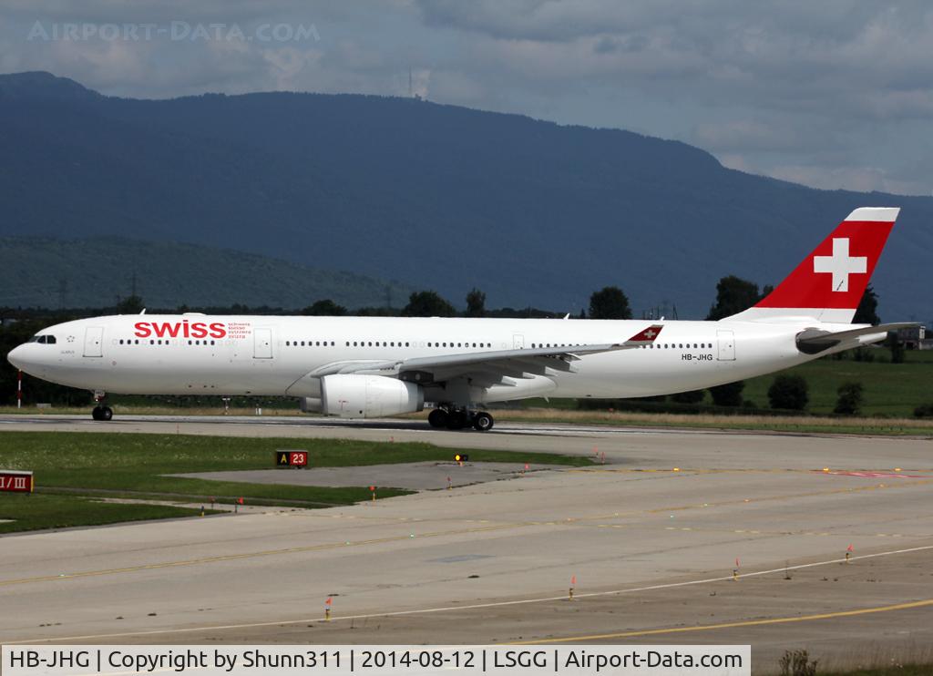 HB-JHG, 2010 Airbus A330-343X C/N 1101, Lining up rwy 23 for departure...