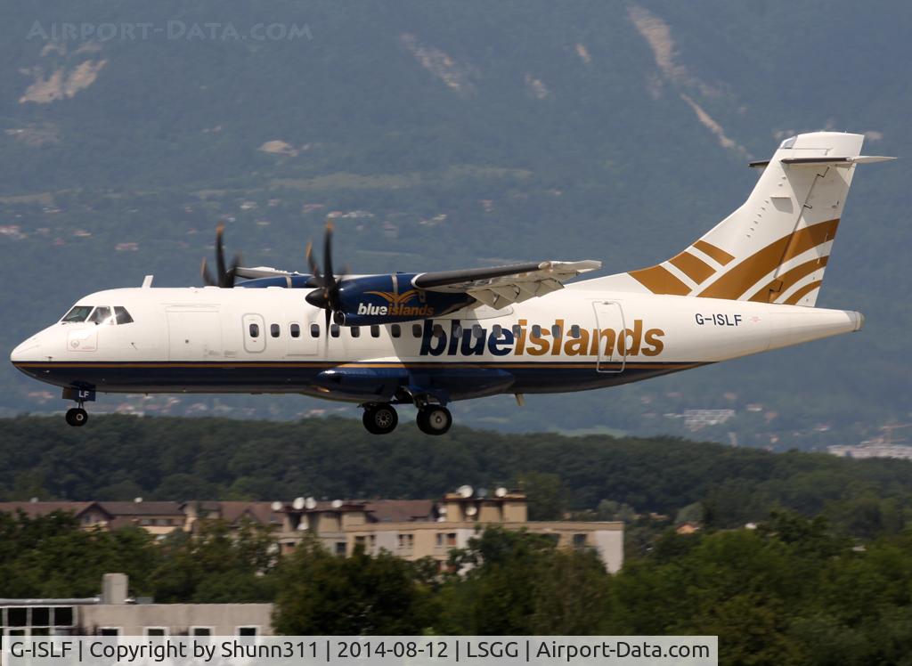 G-ISLF, 1997 ATR 42-500 C/N 546, Landing rwy 23