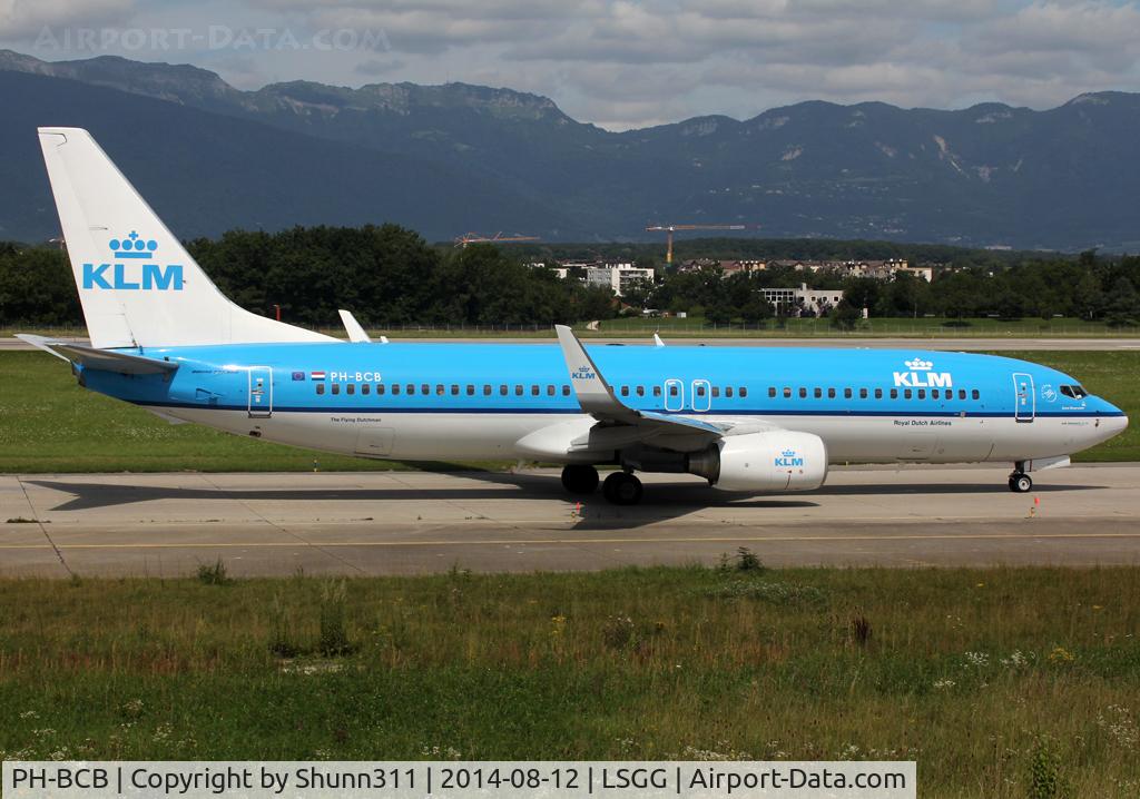 PH-BCB, 2011 Boeing 737-8K2 C/N 39443, Taxiing holding point rwy 23