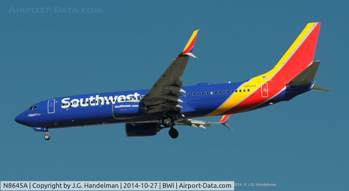N8645A, 2014 Boeing 737-8H4 C/N 36907, On final to 28.