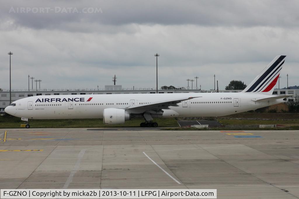 F-GZNO, 2012 Boeing 777-328/ER C/N 38665, Landing