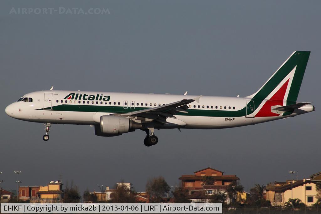 EI-IKF, 2001 Airbus A320-214 C/N 1473, Landing