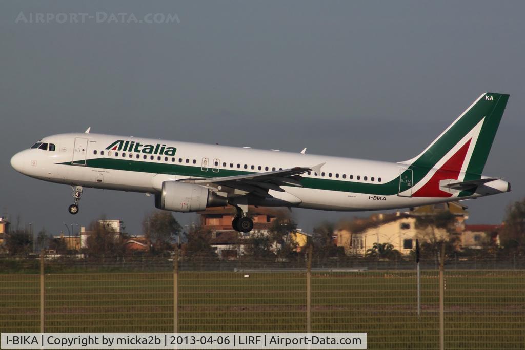 I-BIKA, 1999 Airbus A320-214 C/N 951, Landing