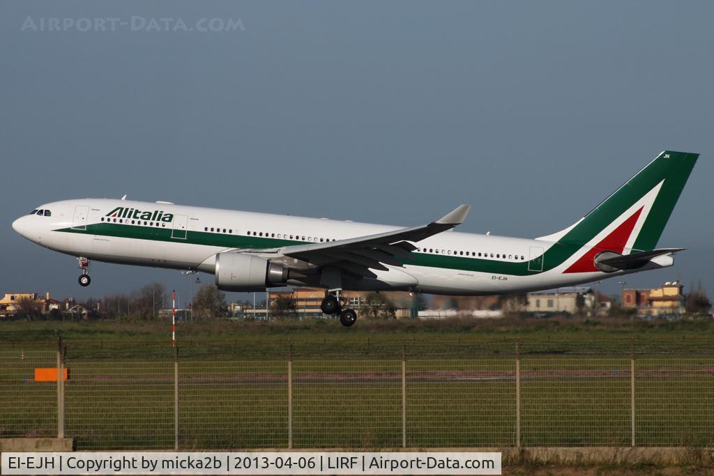 EI-EJH, 2010 Airbus A330-202 C/N 1135, Landing