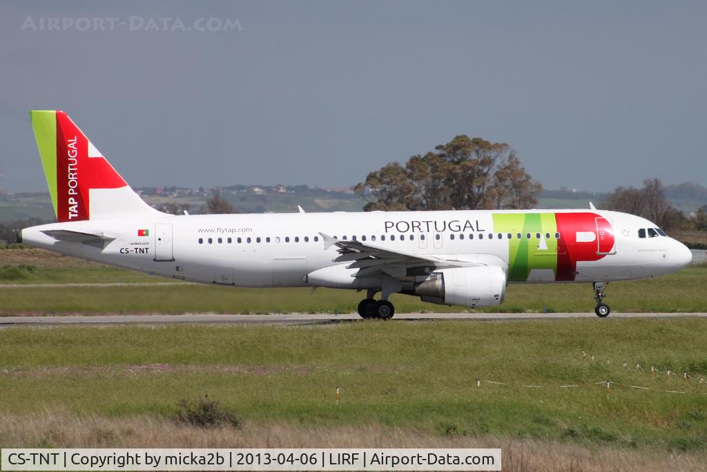 CS-TNT, 2009 Airbus A320-214 C/N 4095, Taxiing