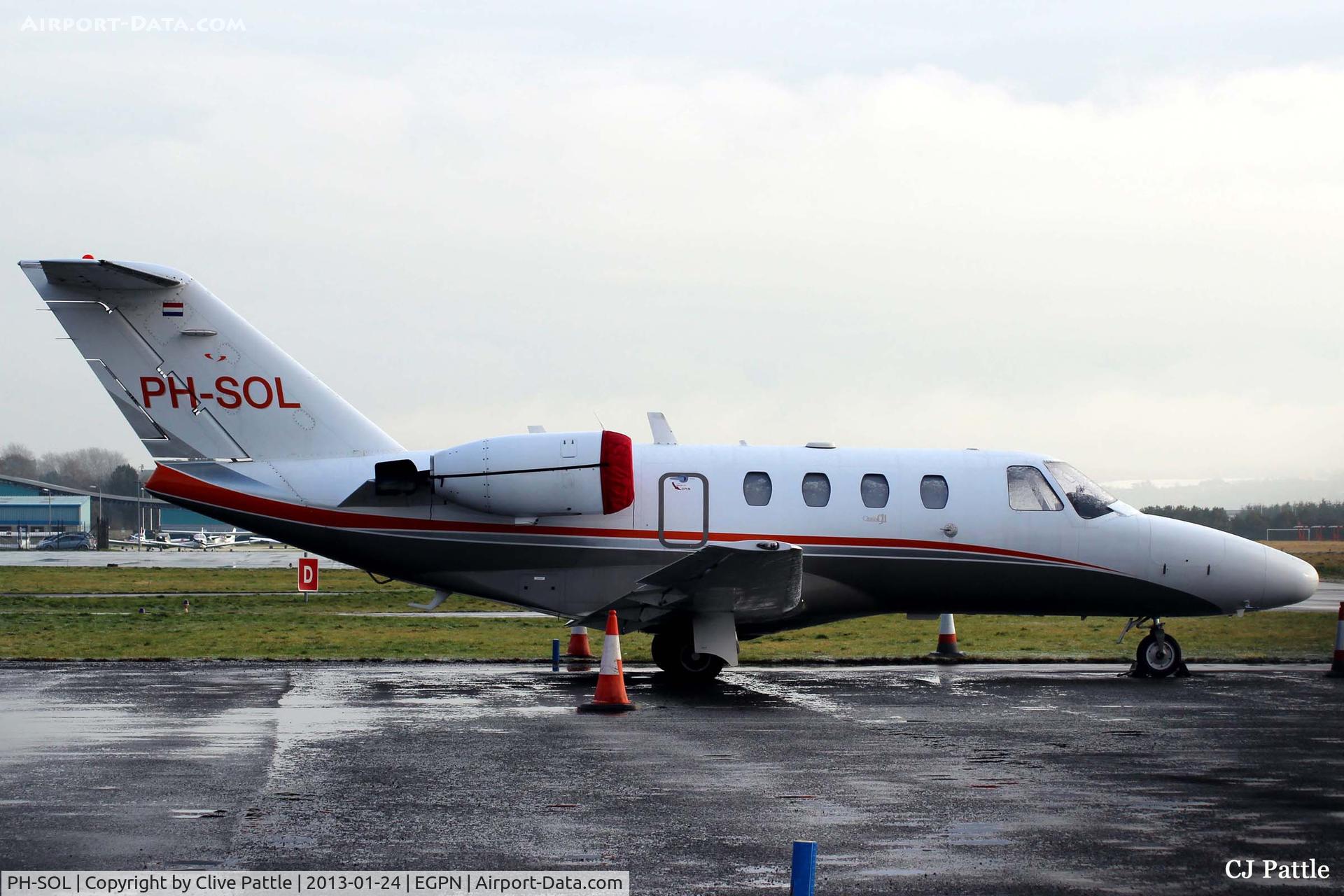 PH-SOL, 2001 Cessna 525 CitationJet CJ1 C/N 525-0417, Another view of 'SOL' on a cold, wet, Dundee airport in January 2013