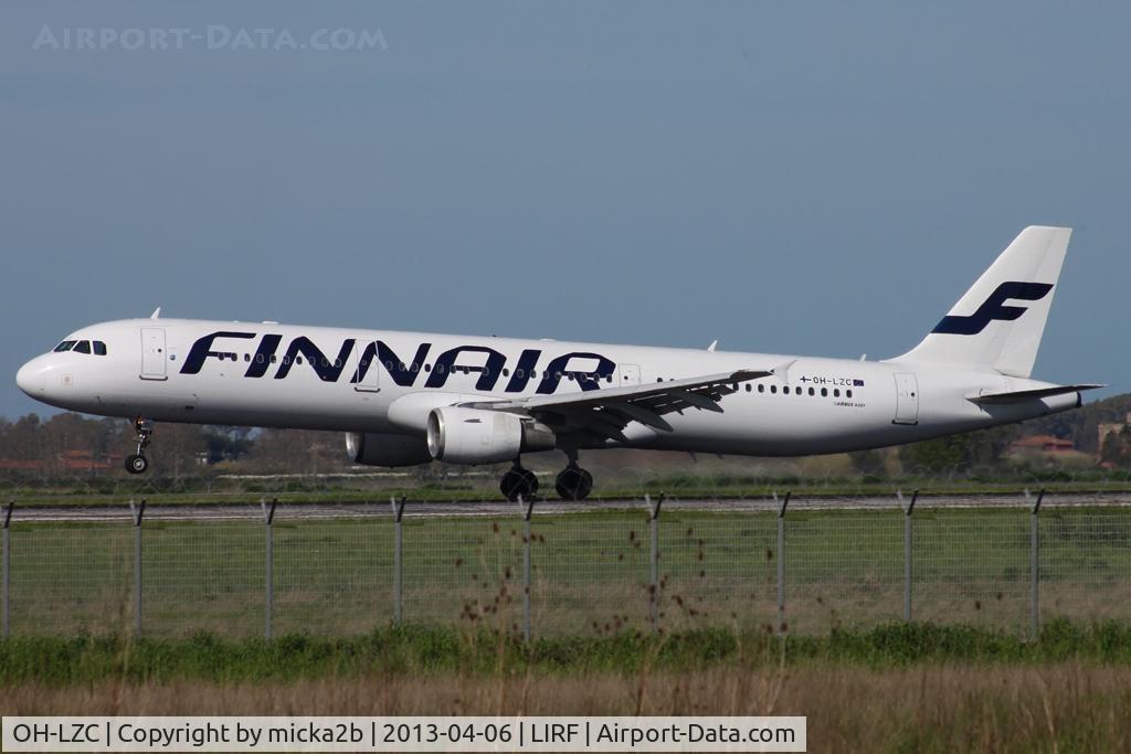 OH-LZC, 2000 Airbus A321-211 C/N 1185, Landing