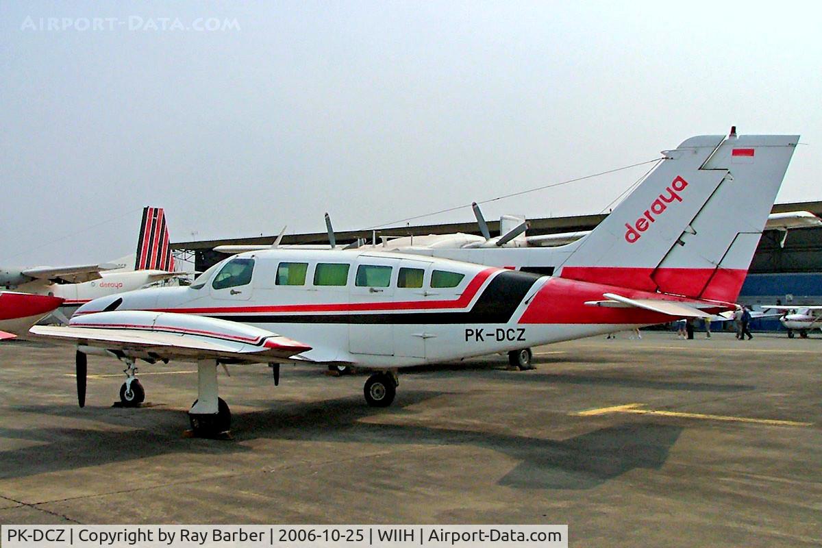 PK-DCZ, Cessna 402B C/N 402B0890, Cessna 402B Businessliner [402B-0890] (Deraya Air Taxi) Jakarta-Halim Perdanakusuma Int~PK 25/10/2006