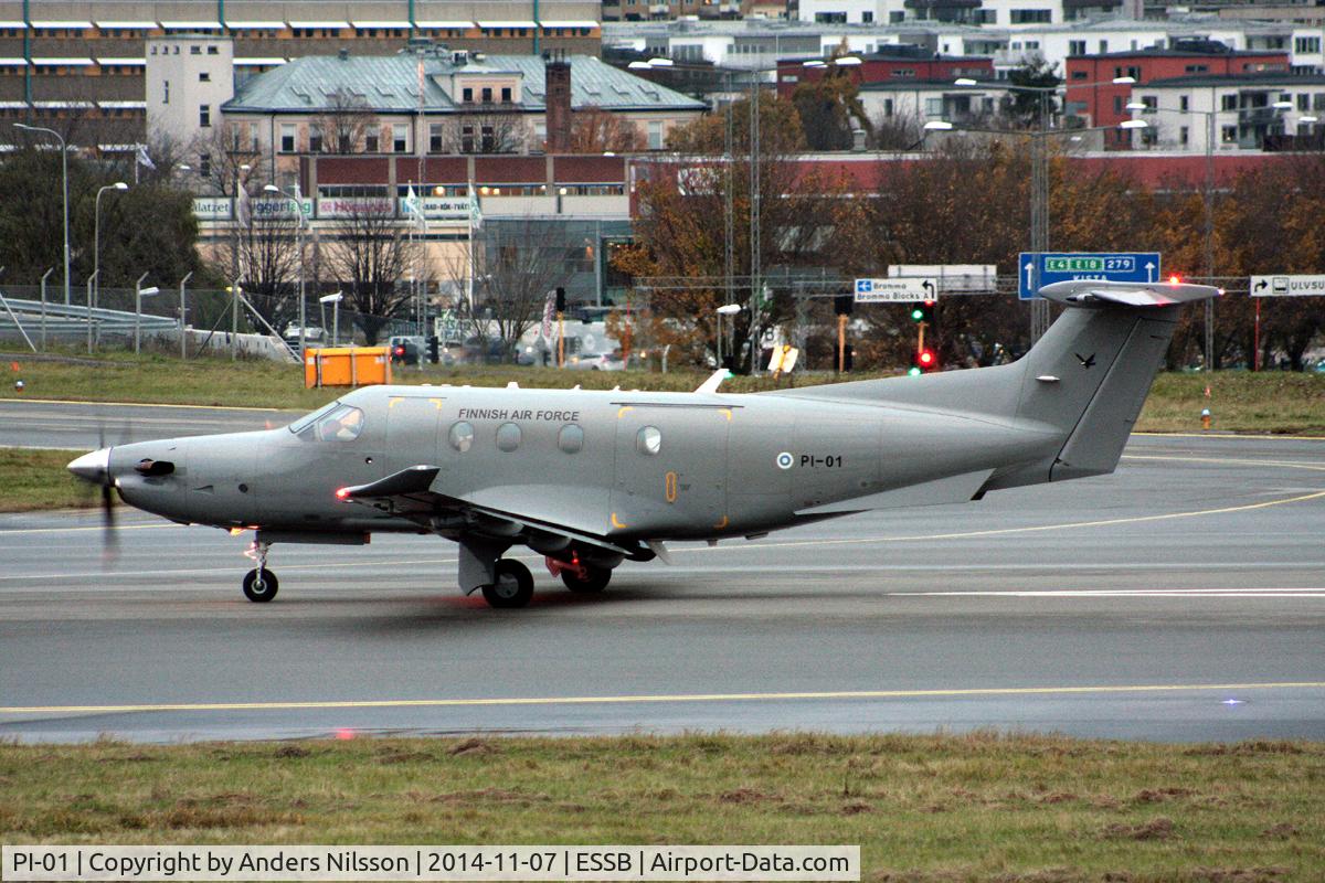 PI-01, 2010 Pilatus PC-12/47E C/N 1193, Lining up runway 30.