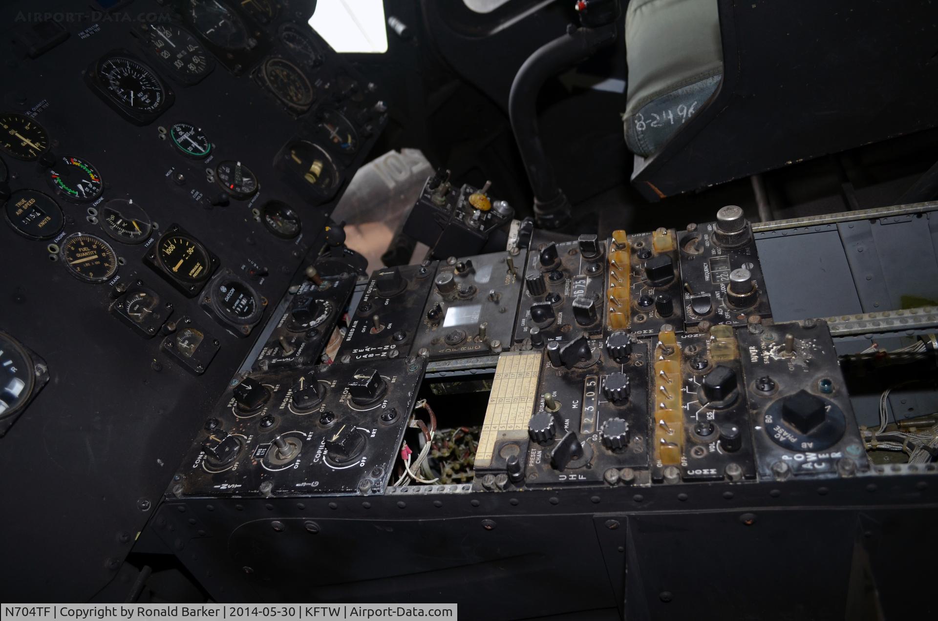 N704TF, Bell UH-1H C/N 71-20201, Cockpit console,  Vintage Flying Museum