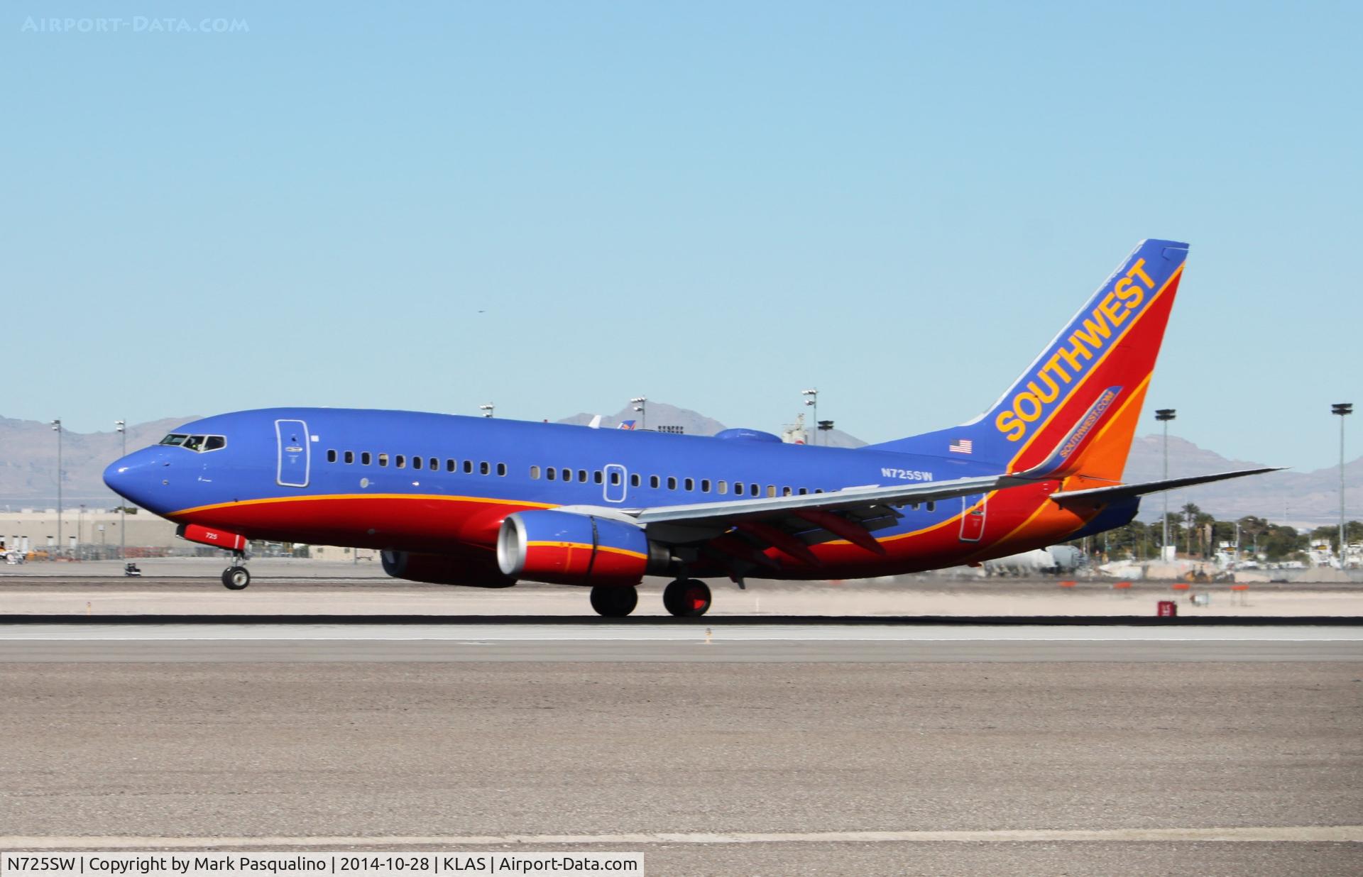 N725SW, 1999 Boeing 737-7H4 C/N 27857, Boeing 737-700