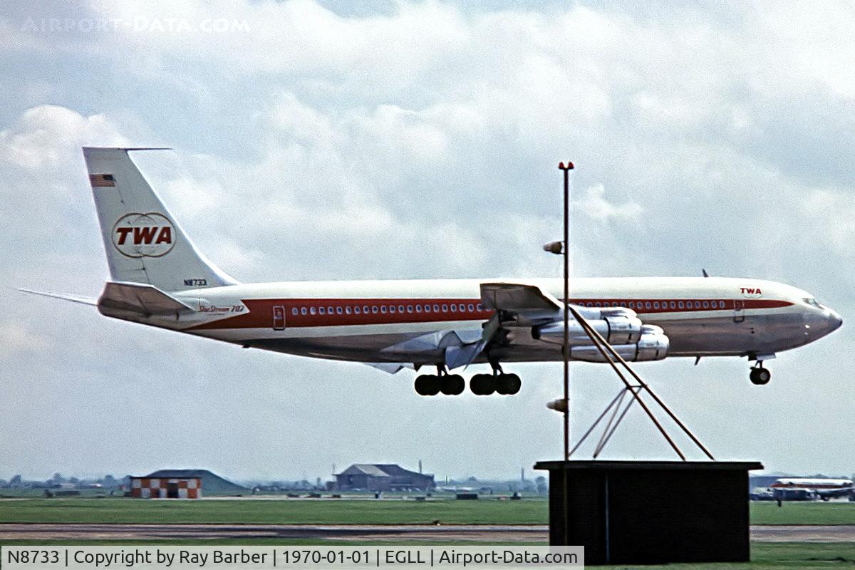 N8733, 1969 Boeing 707-331B C/N 20062, Boeing 707-331B [20062] (TWA) Heathrow~G 1970 . Year approximate. Taken from a slide. On finals 28R