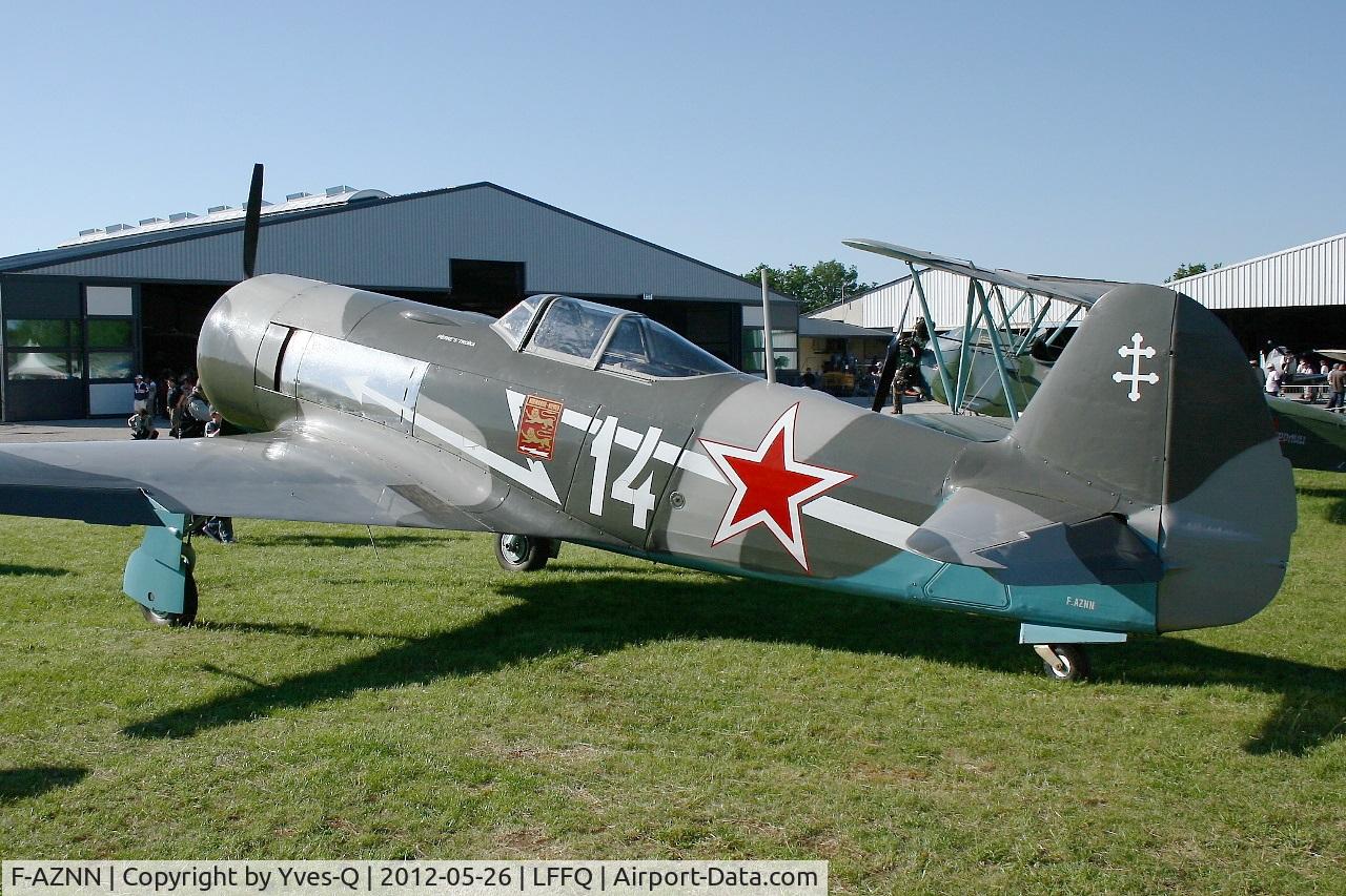 F-AZNN, Yakovlev Yak-11 C/N 25 III/05, Yakovlev YAK-11, La ferté-Alais Airfield (LFFQ) Air show 2012