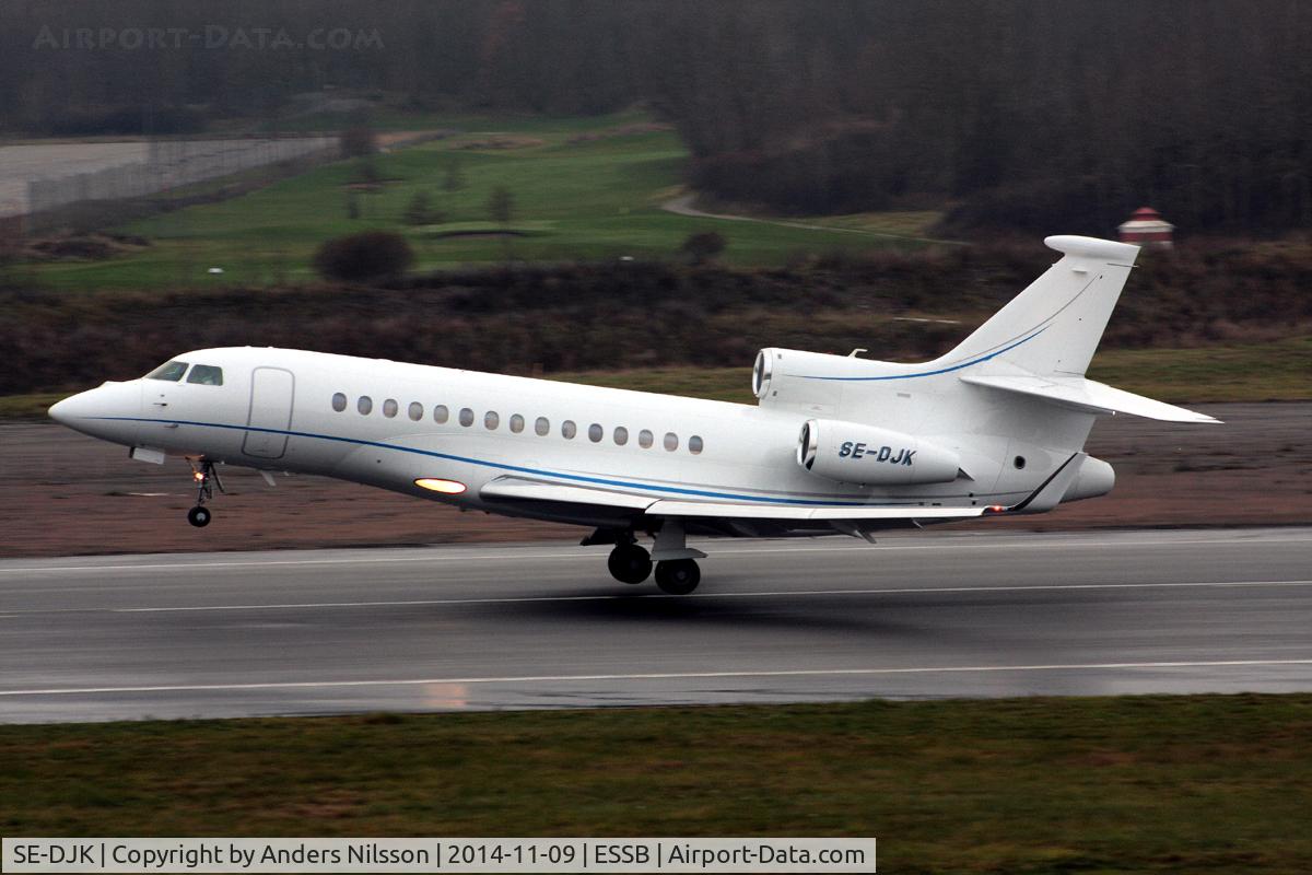 SE-DJK, 2009 Dassault Falcon 7X C/N 59, Departing runway 12.