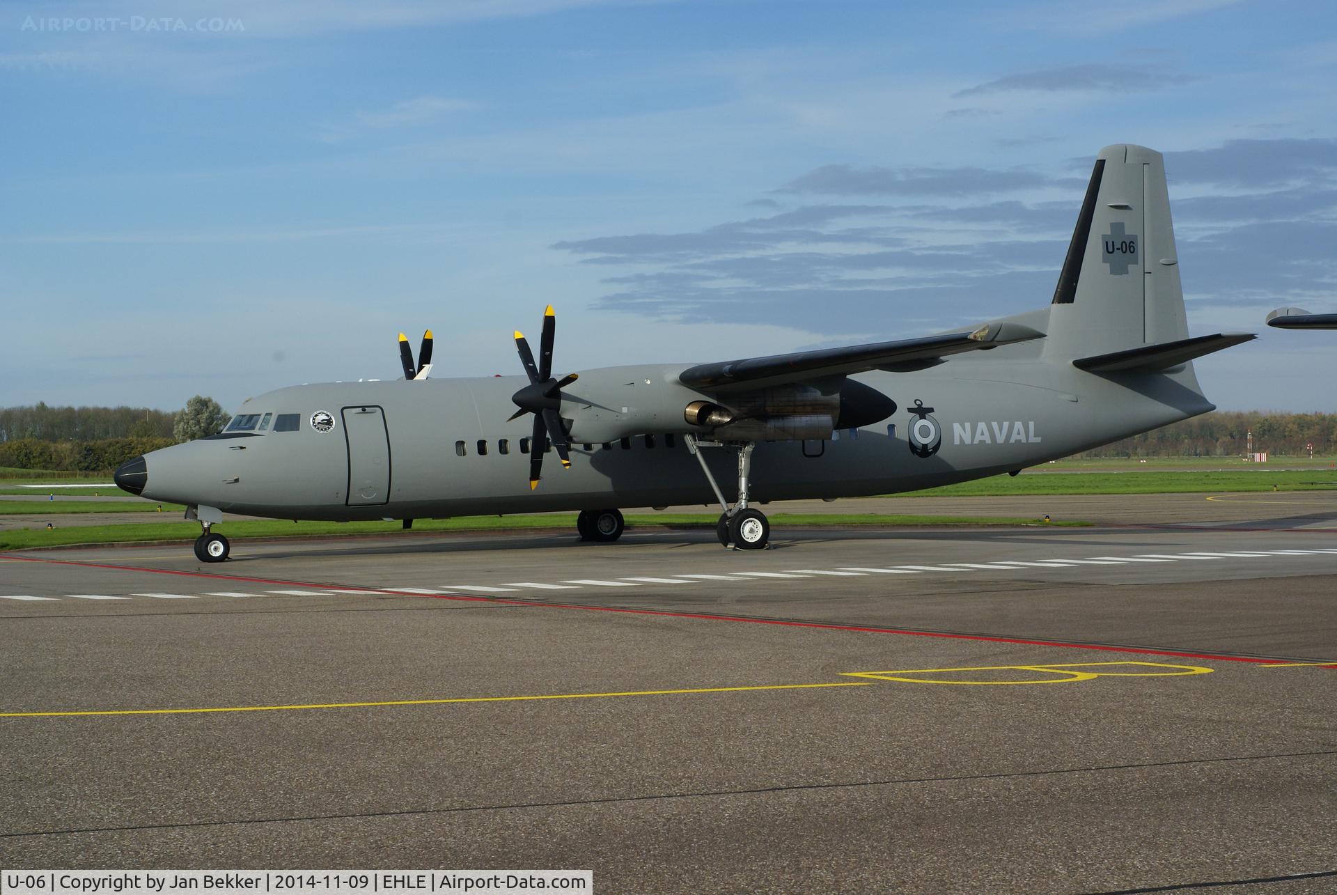 U-06, 1993 Fokker 50 C/N 20287, Already in the livery of the next owner The Peruvial Navy.. The new registration will be AE568 (is on the plane behind the stickers.