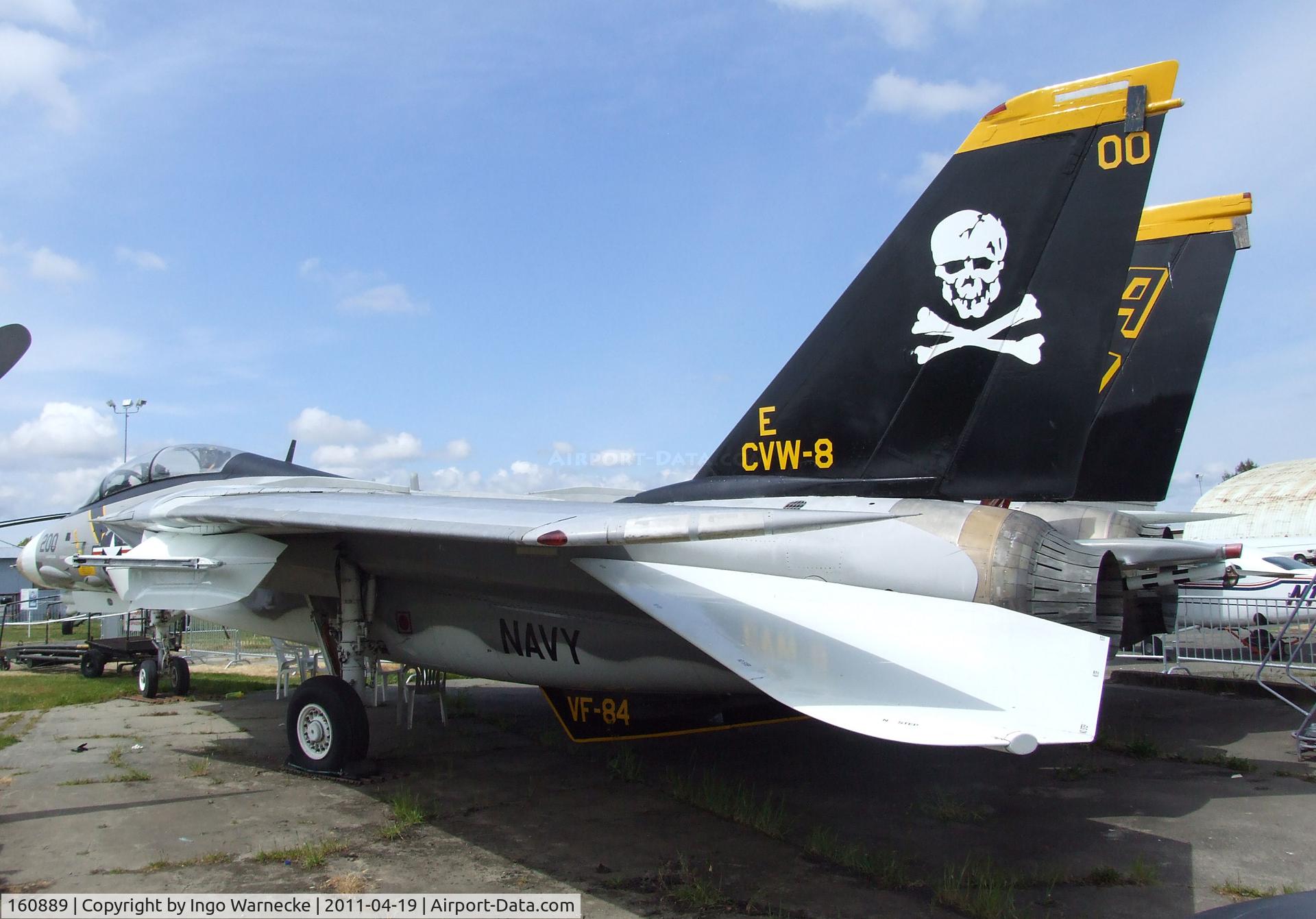160889, Grumman F-14A Tomcat C/N 318, Grumman F-14A Tomcat at the Pacific Coast Air Museum, Santa Rosa CA