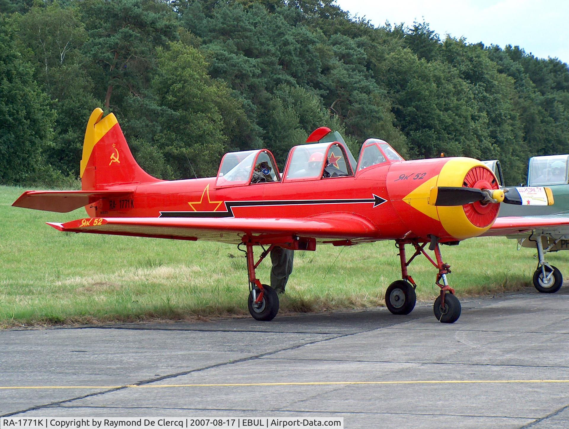 RA-1771K, 1987 Yakovlev Yak-52 C/N 866811, Seen at Ursel on 17-8-2007, serial 866811 below tail wing.
