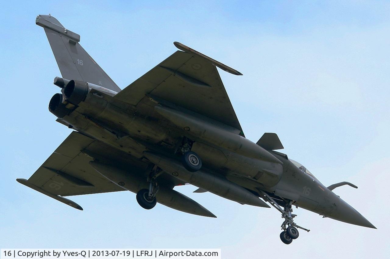 16, Dassault Rafale M C/N 16, French Naval Aviation Dassault Rafale M, Short approach rwy 08, Landivisiau Naval Air Base (LFRJ)