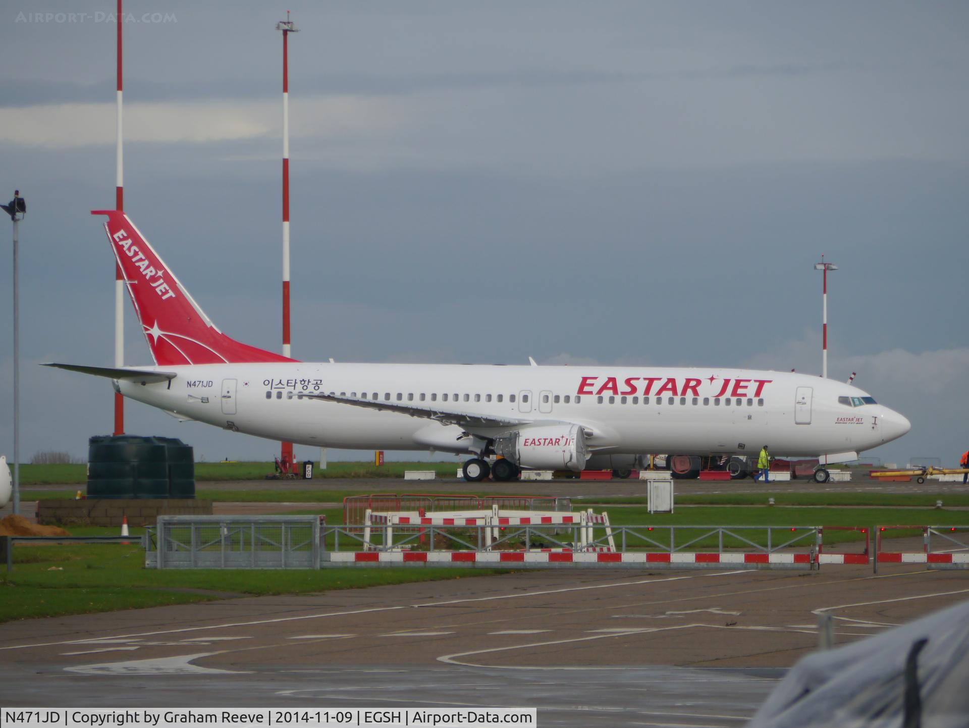 N471JD, 2002 Boeing 737-8BK C/N 30625, Parked at Norwich.
