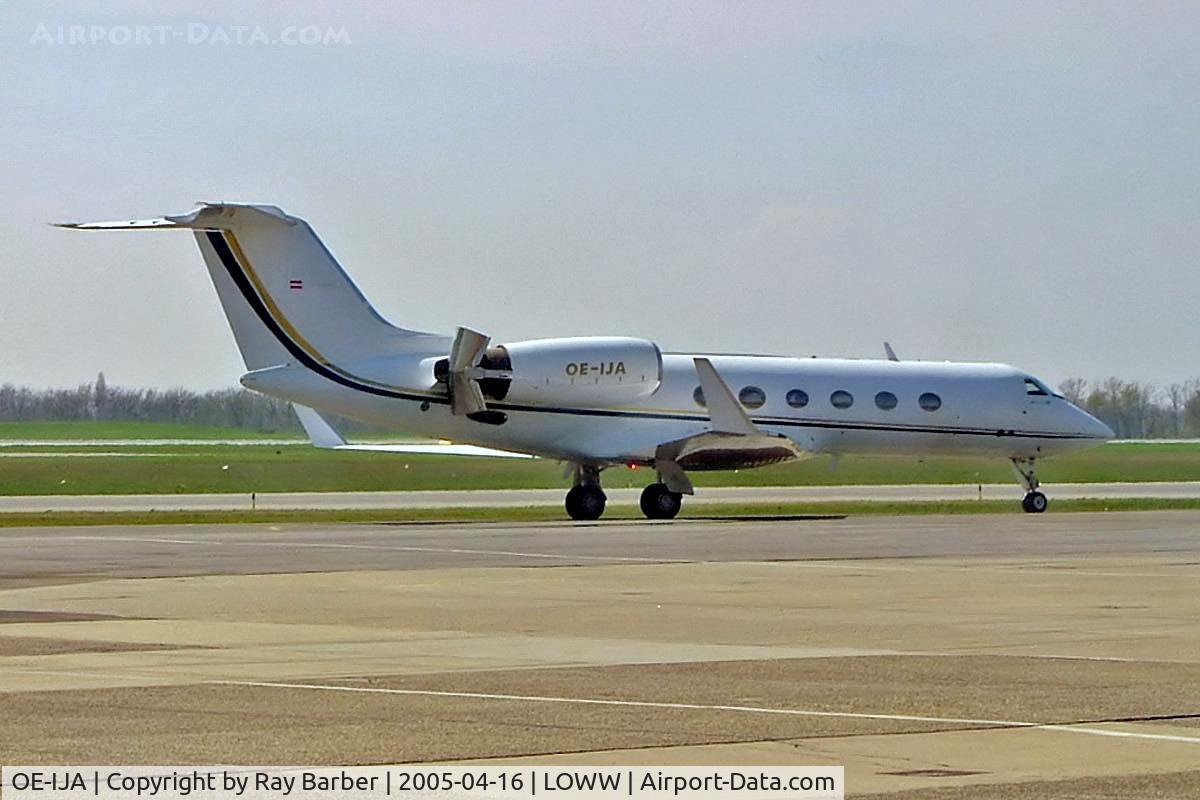 OE-IJA, 1990 Gulfstream Aerospace G-IV C/N 1157, Gulfstream G4 [1157] Vienna-Schwechat~OE 16/04/2005