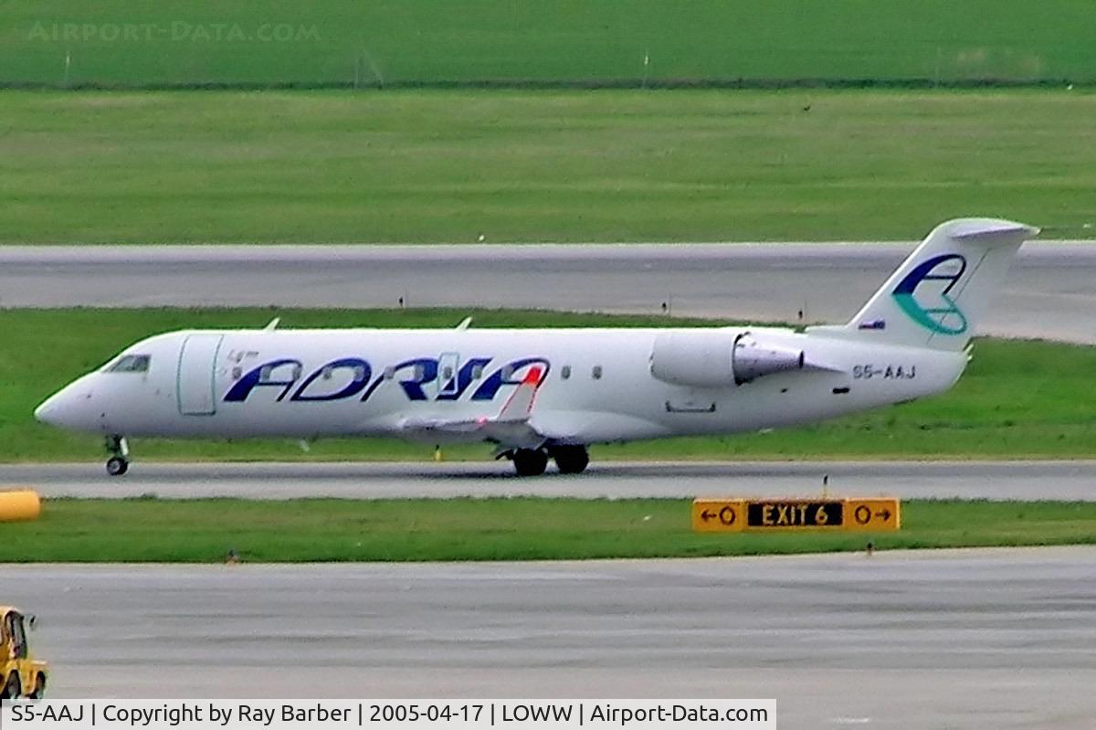 S5-AAJ, 2004 Bombardier CRJ-200ER (CL-600-2B19) C/N 8010, Canadair CRJ-200ER [8010] (Adria Airways) Vienna-Schwechat~OE 17/04/2005