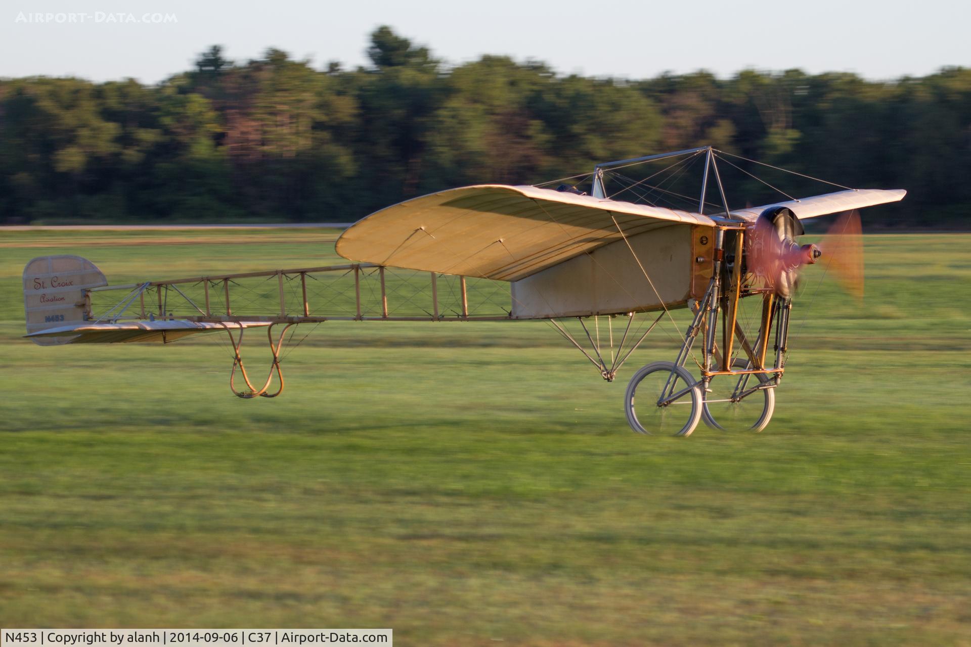 N453, 2011 Bleriot XI Replica C/N 21, Early morning at Brodhead