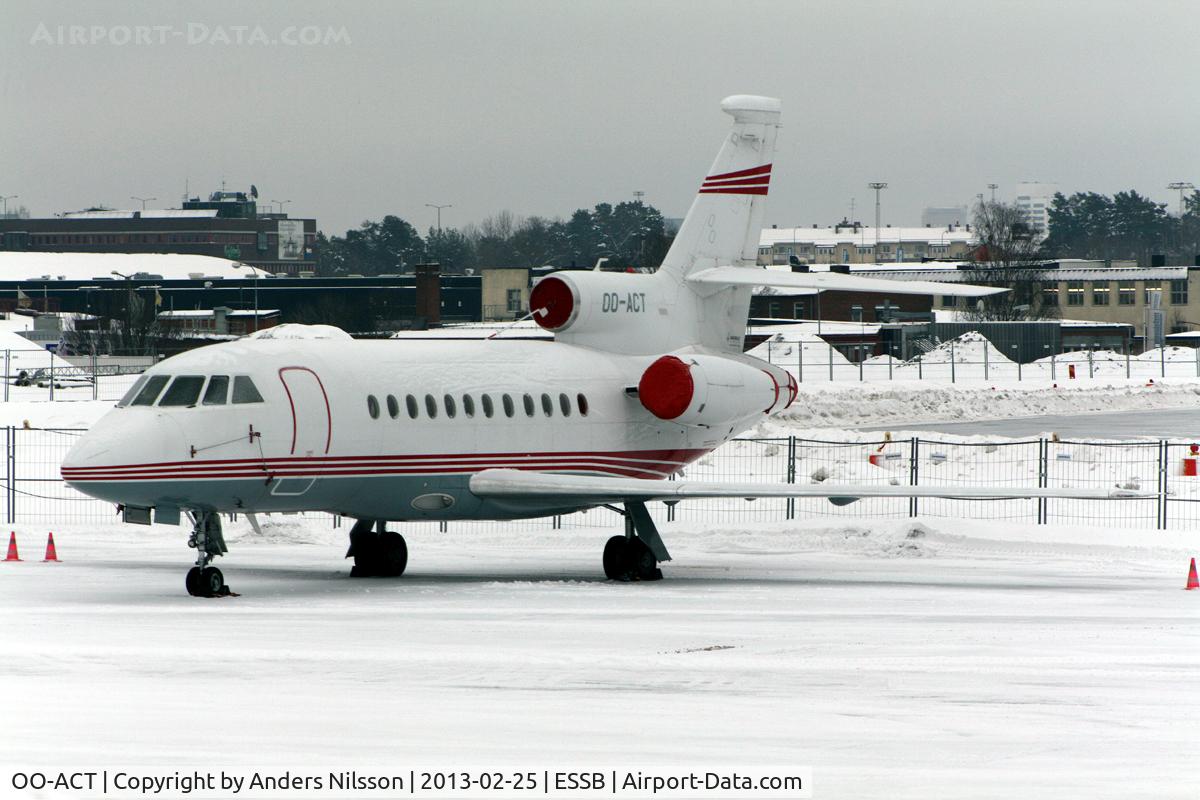 OO-ACT, 2001 Dassault Falcon 900C C/N 194, Parked at Grafair Jet Center.