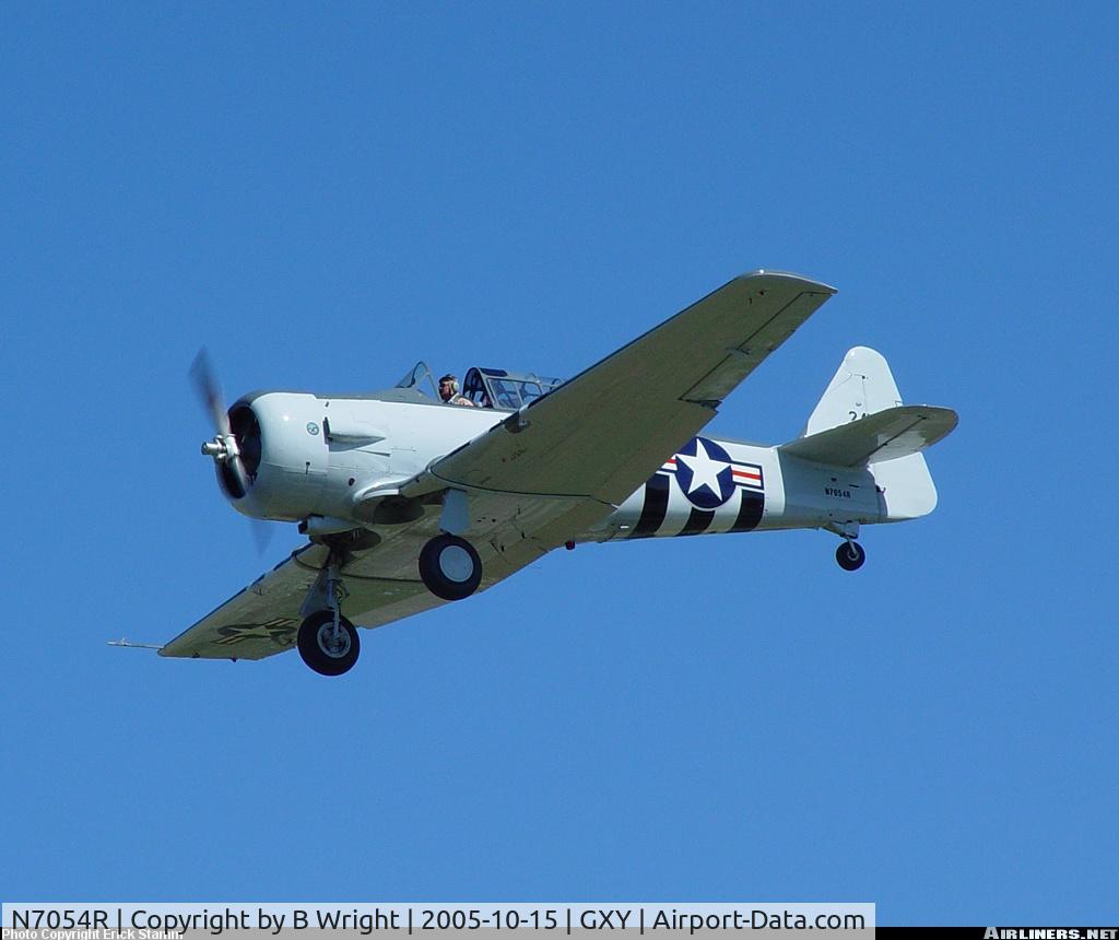N7054R, 1943 North American AT-6C Texan C/N 88-112429, SNJ-4/ Pilot is Ott Clermont of Top Dog