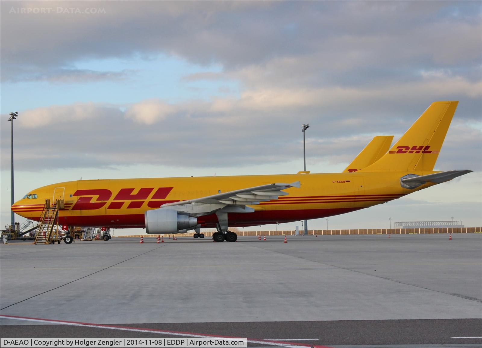 D-AEAO, 1993 Airbus A300B4-622R(F) C/N 711, Waiting to get loaded with parcels and more.....